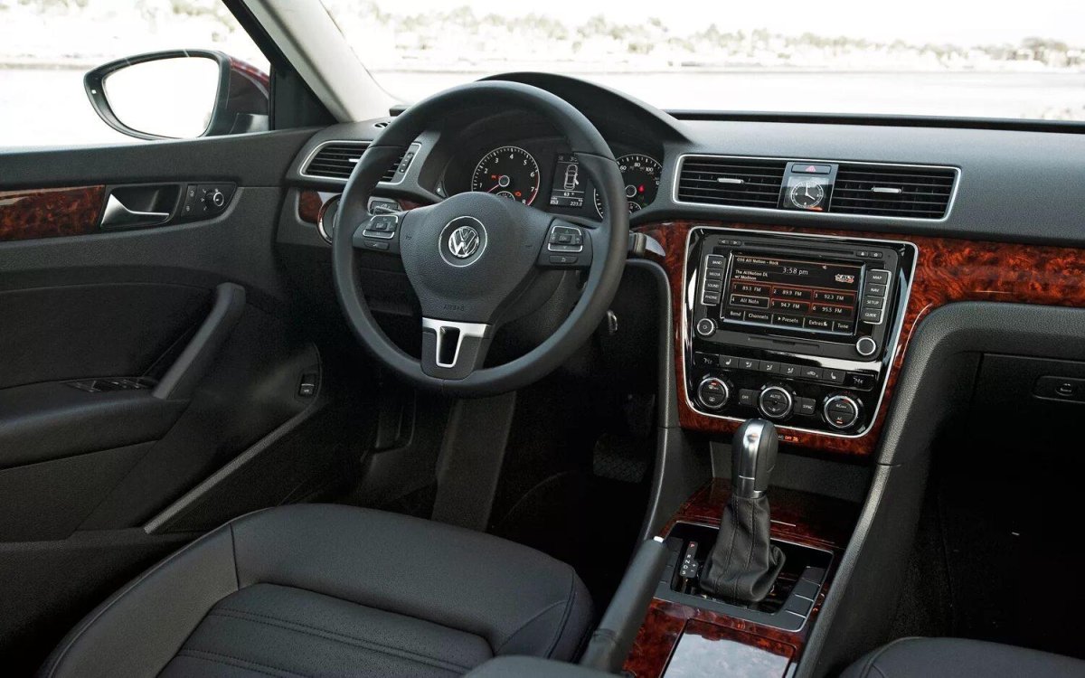 Фольксваген Пассат б6 2012 салон