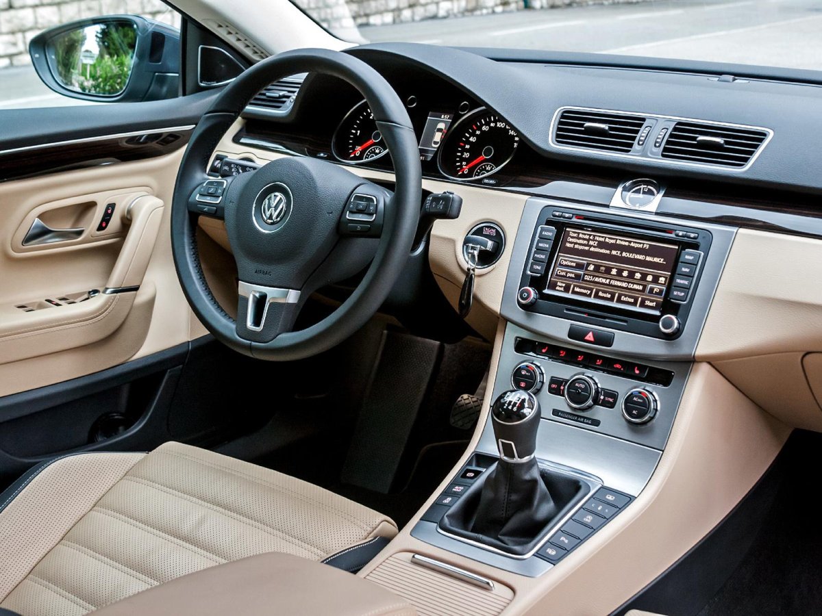 Фольксваген Пассат СС 2011 салон