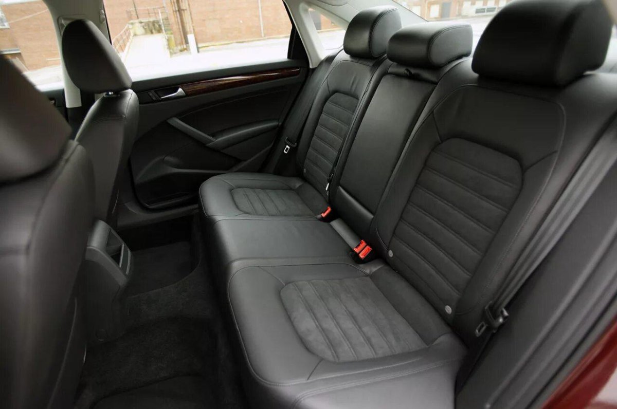 Volkswagen Passat b6 салон сзади