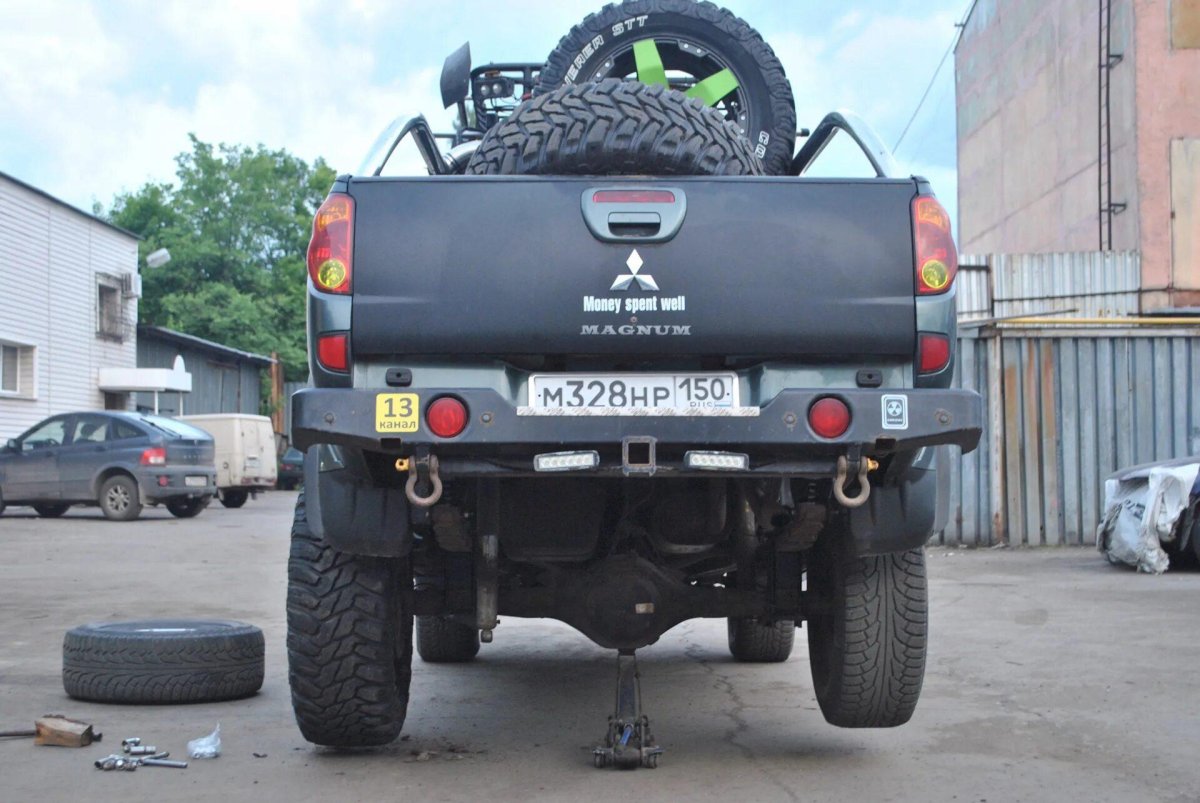 Mitsubishi l200 лифт