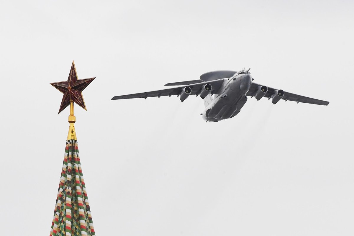 Самолеты над красной площадью