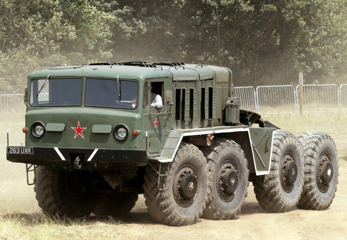 Машина МАЗ 537