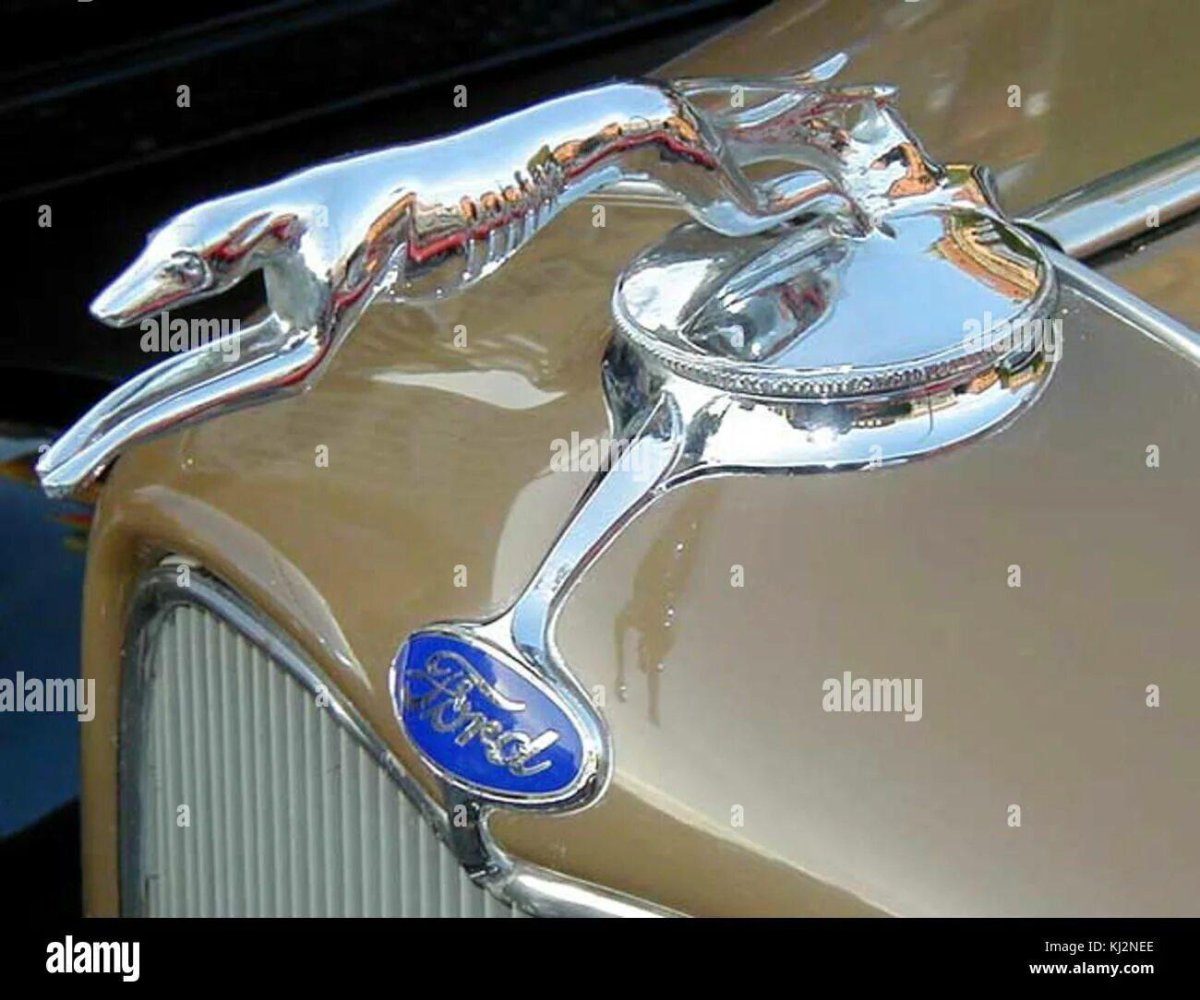 Фигурки на капот автомобиля