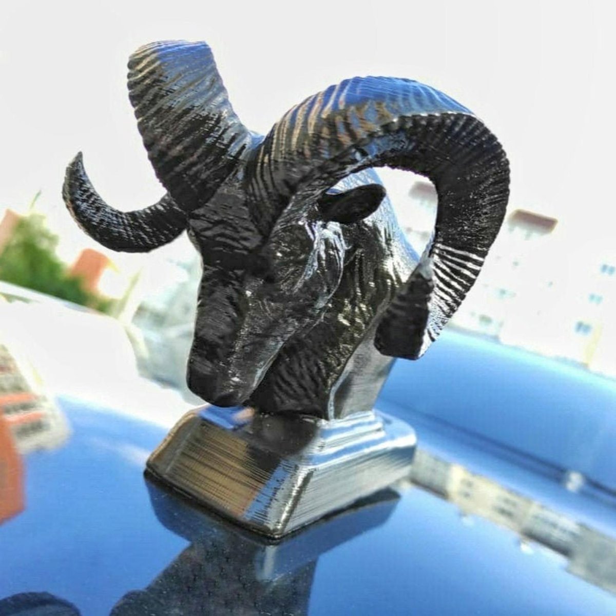 Статуэтка барана на капот автомобиля