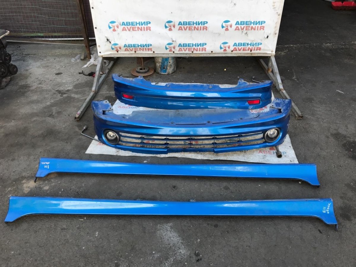 Ниссан куб в обвесе