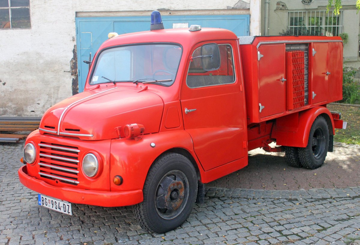 Микролитражный автомобиль застава 750