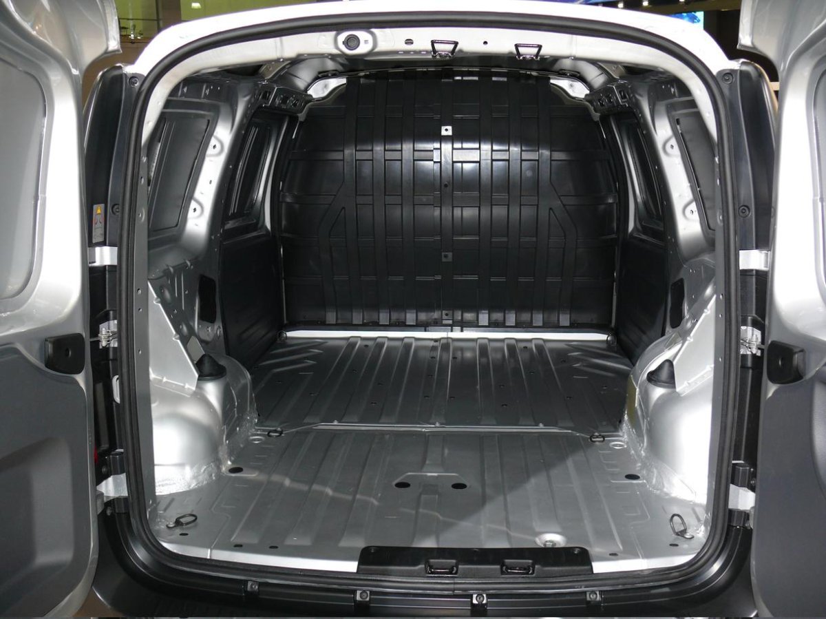 Габариты кузова Лада Ларгус фургон