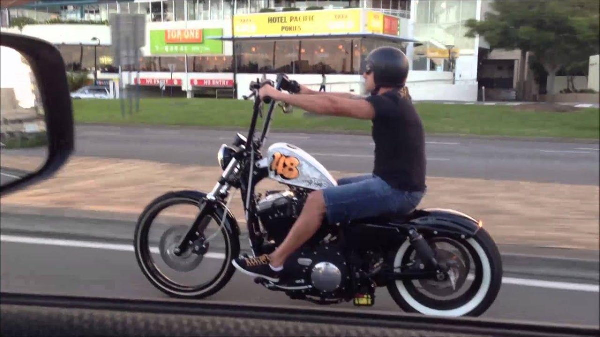 Harley Davidson чоппер с высоким рулем