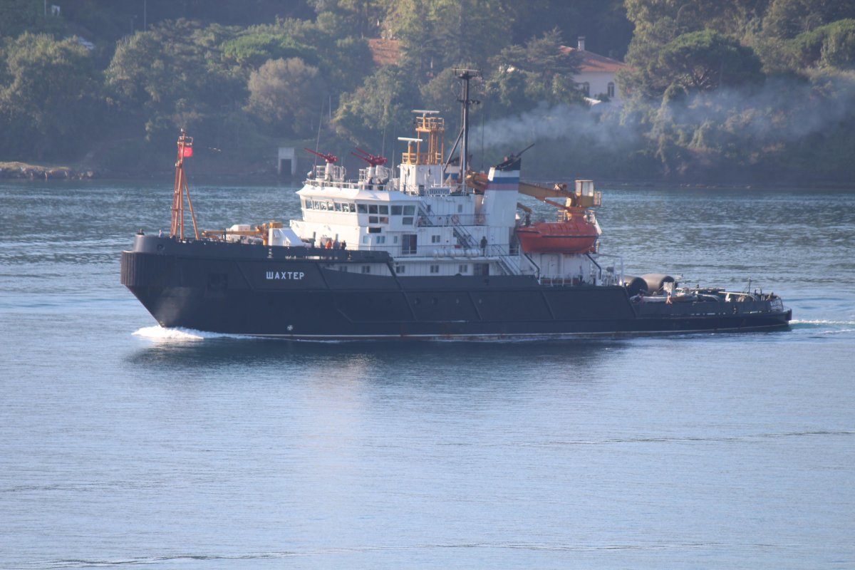 Морской буксир Шахтер