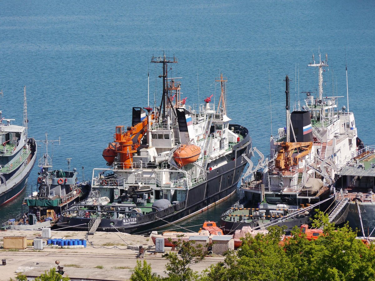 Буксир Шахтер Севастополь