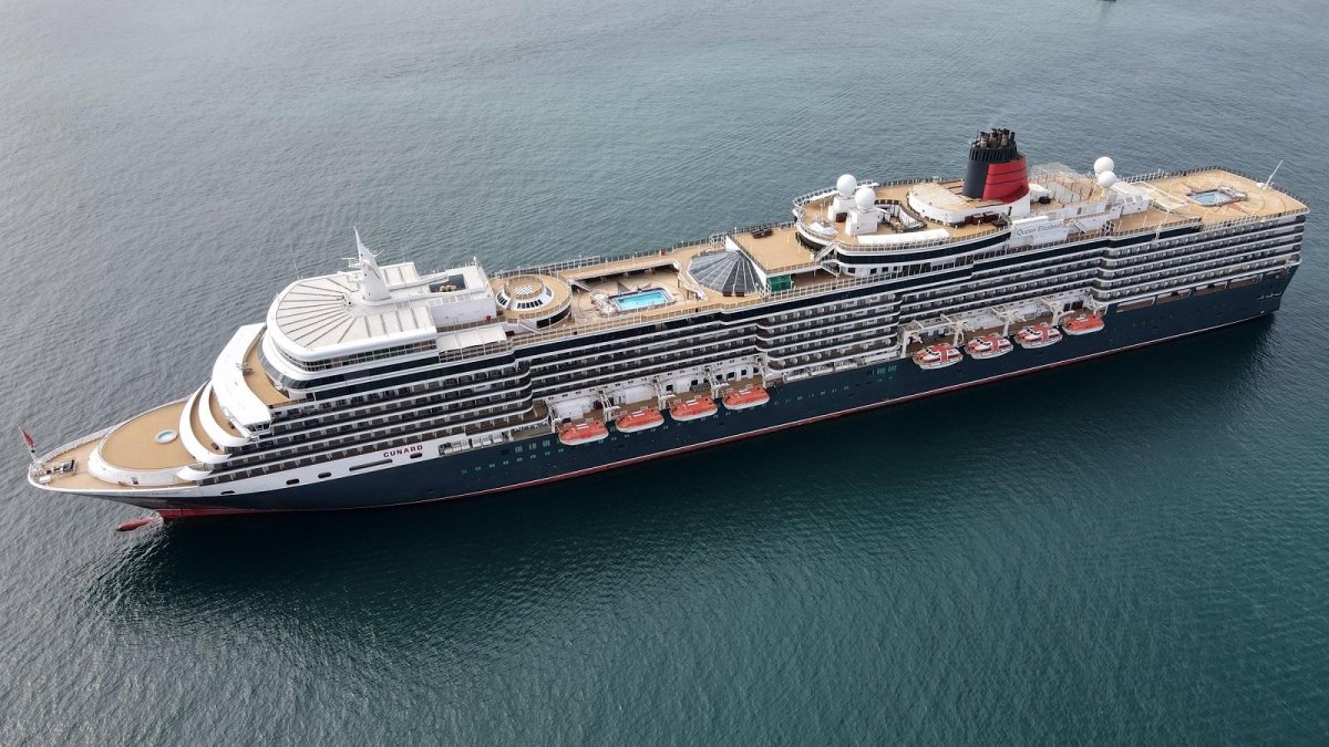 Queen Elizabeth ship