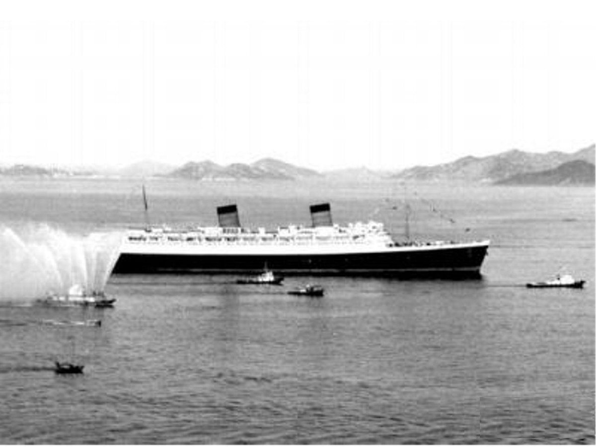 Лайнер Королева Елизавета 1971