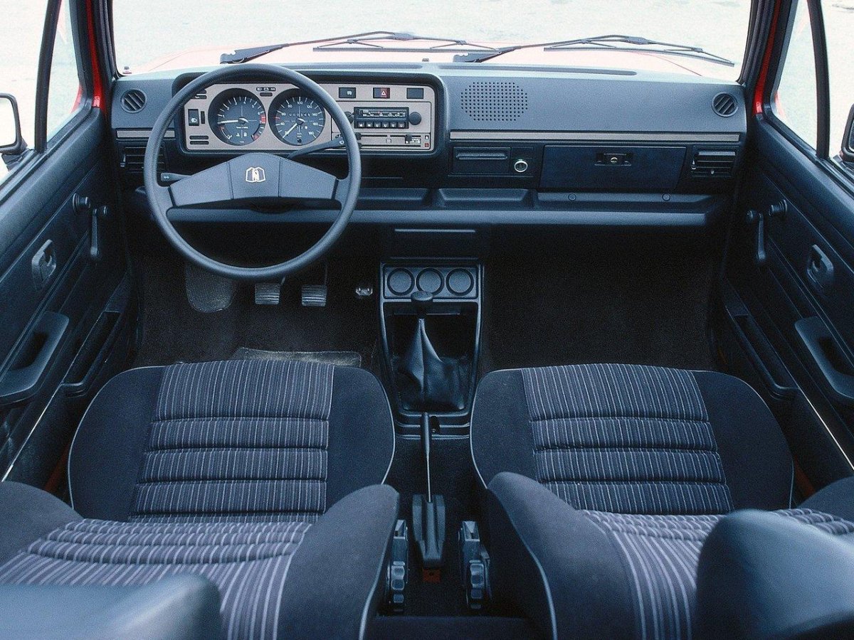 Volkswagen Golf 1 Interior