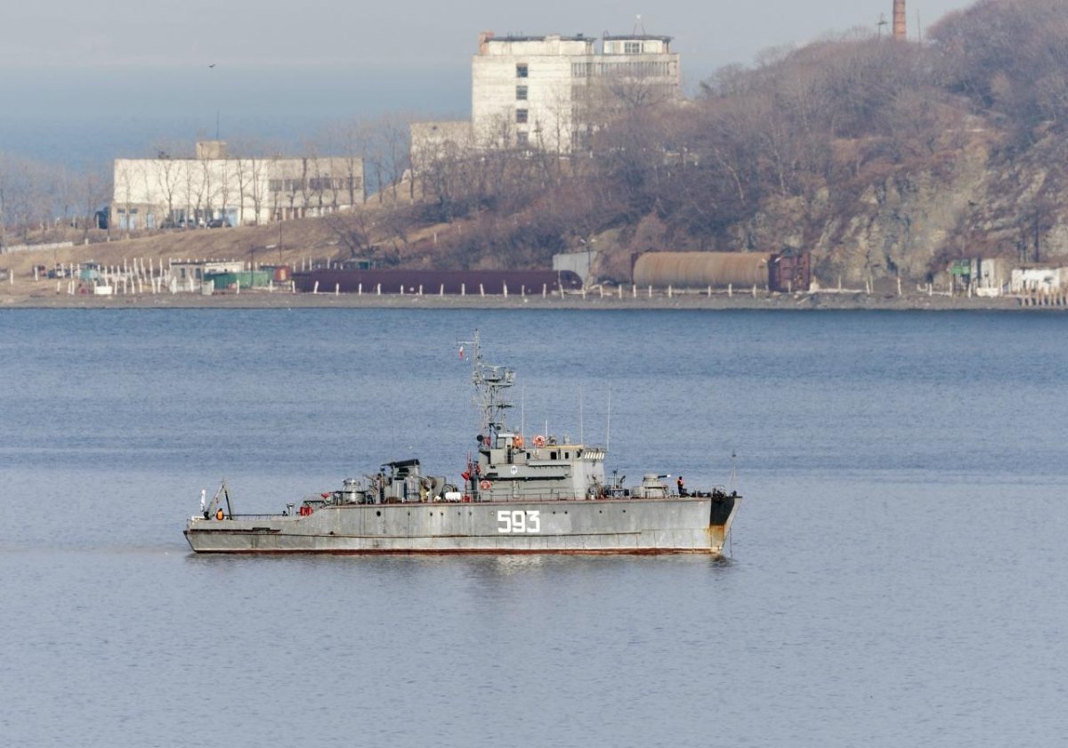 Тральщик БТ 215