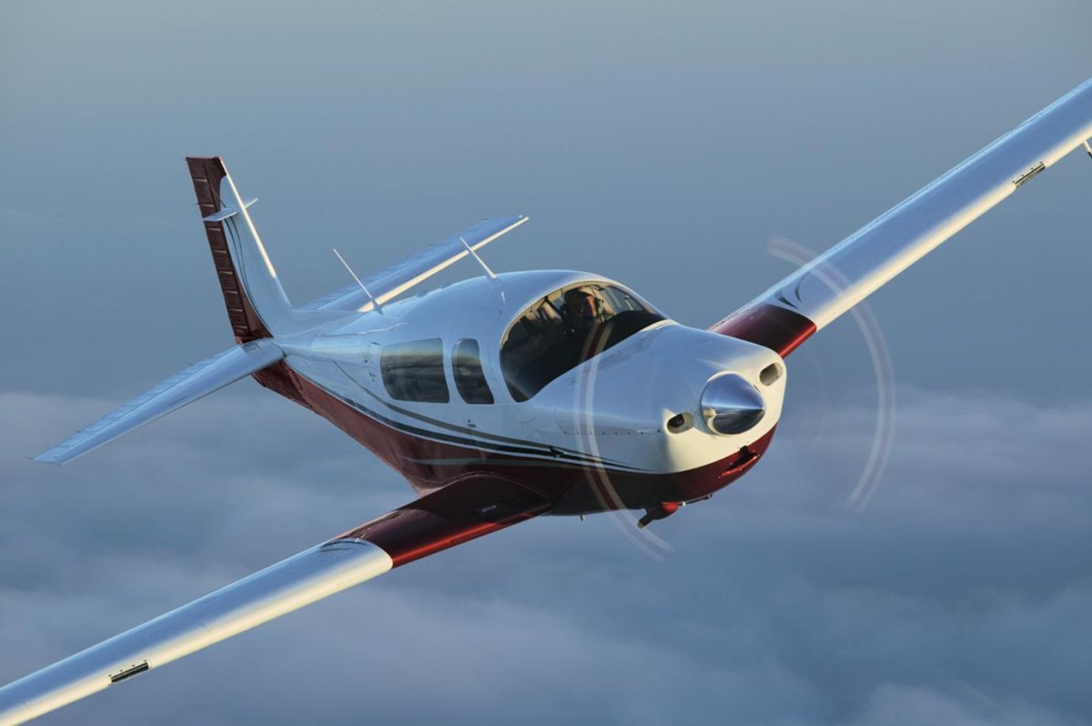 Муни самолет