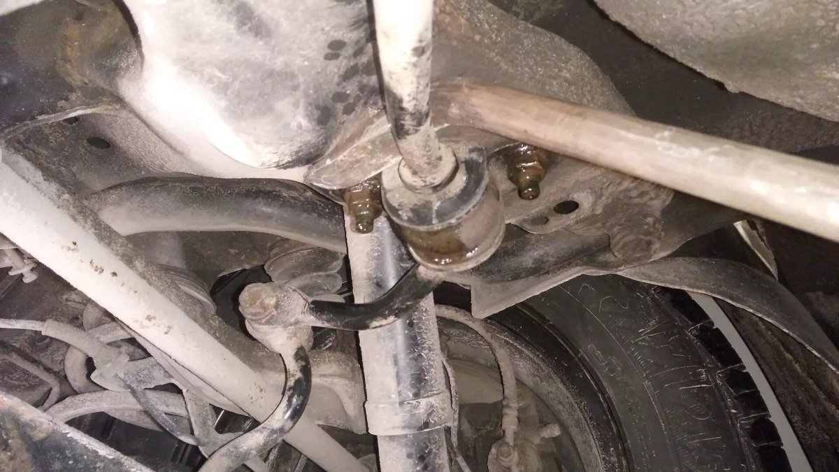 Икс Трейл т31 задний стабилизатор