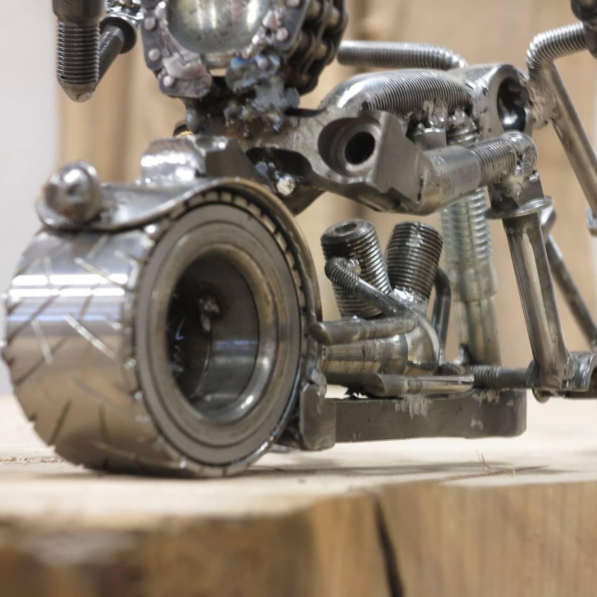 Поделки из автохлама