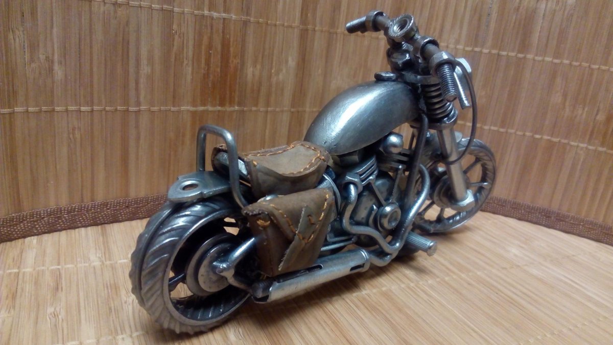 Мотоцикл из проволоки