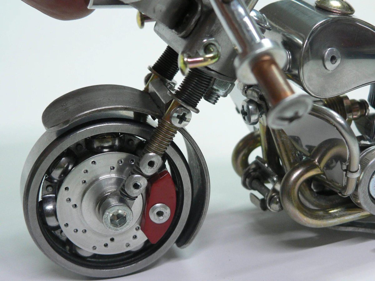 Мотоцикл из металла