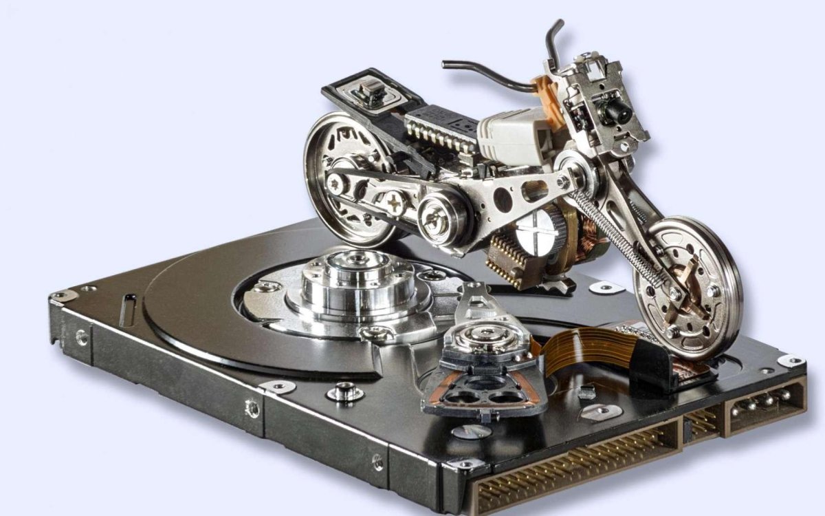 Мотоцикл из жесткого диска