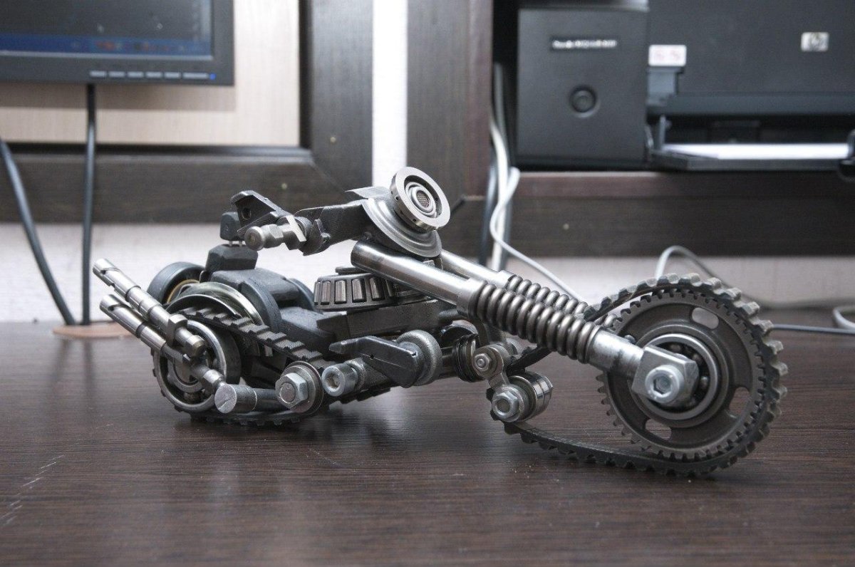 Мотоцикл из гаек