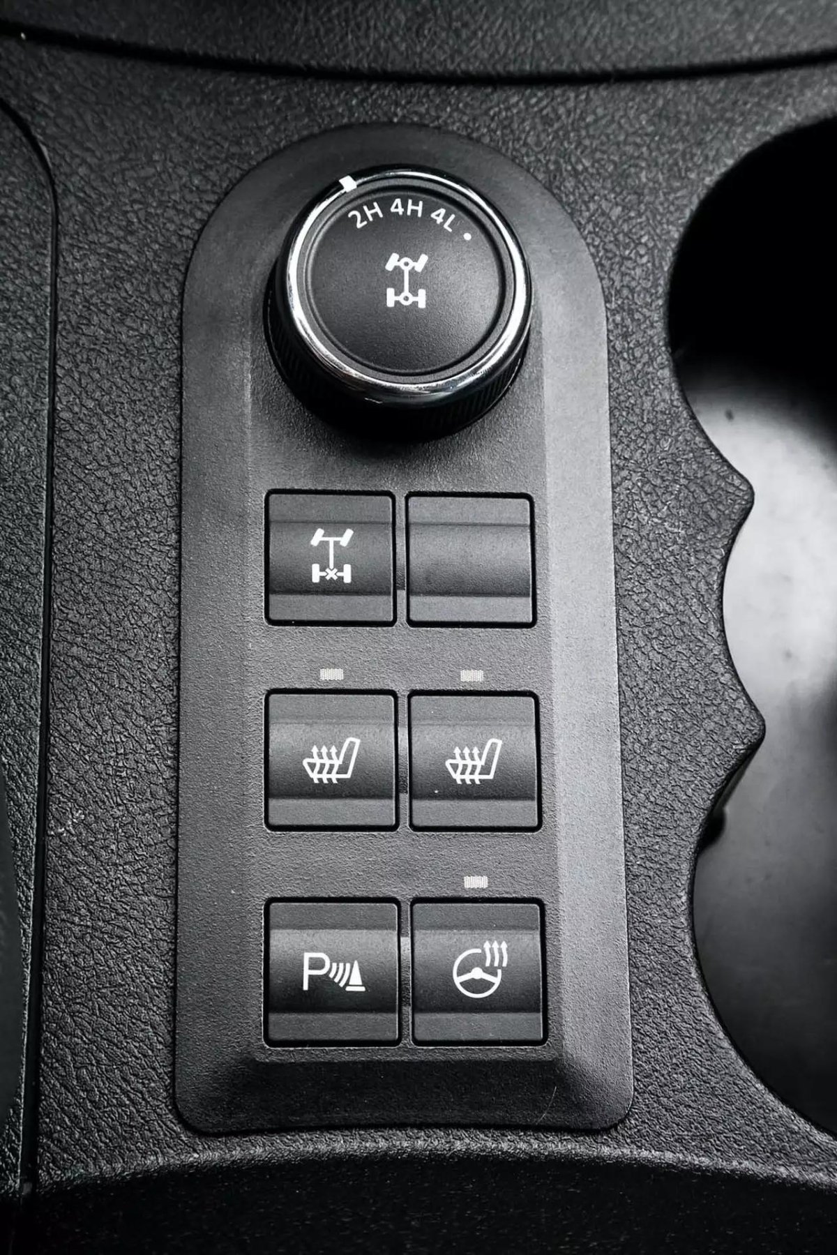 Кнопка включения блокировки дифференциала УАЗ Патриот