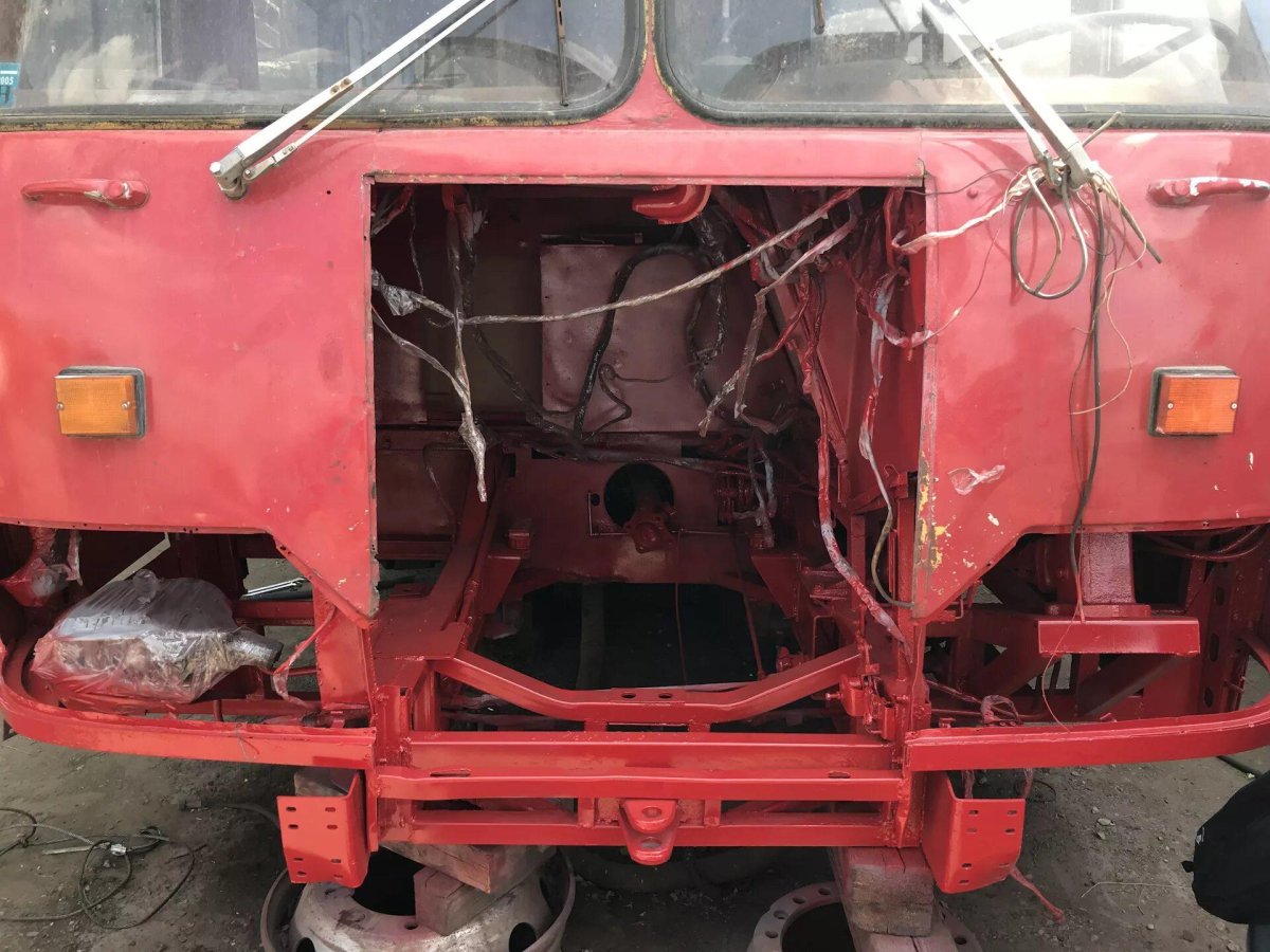 ЛИАЗ 677 моторный отсек