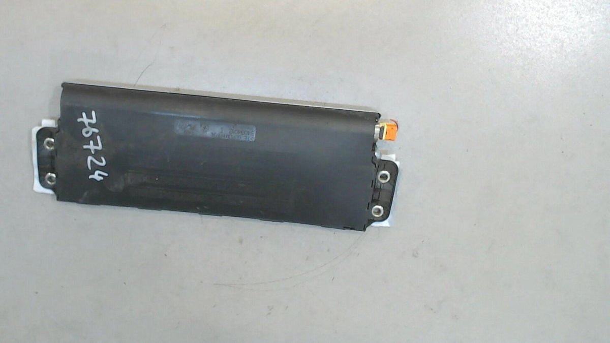 Блок управления аирбаг Шкода Йети где находится фото