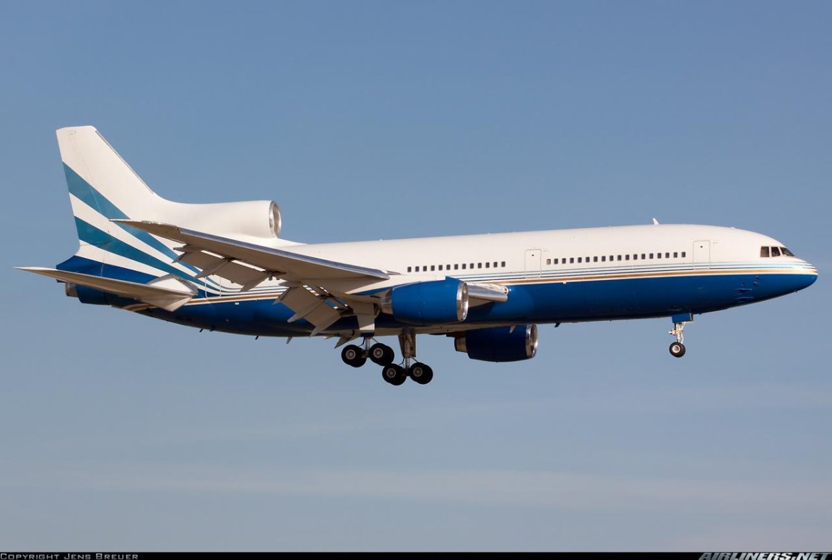 Самолет Локхид 1011