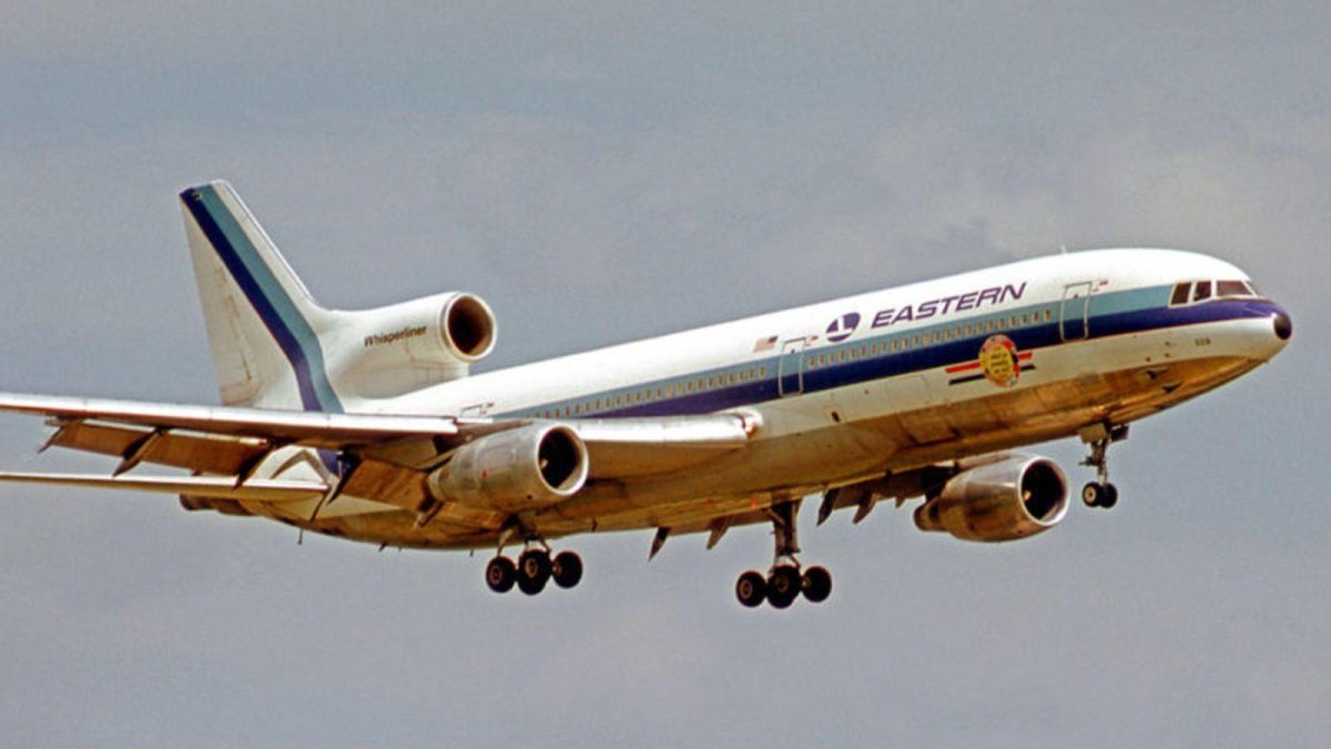 L-1011 самолет