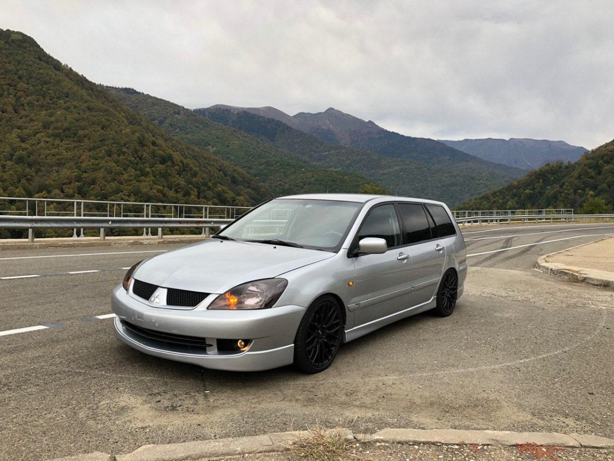 Митсубиси Лансер 9 вагон