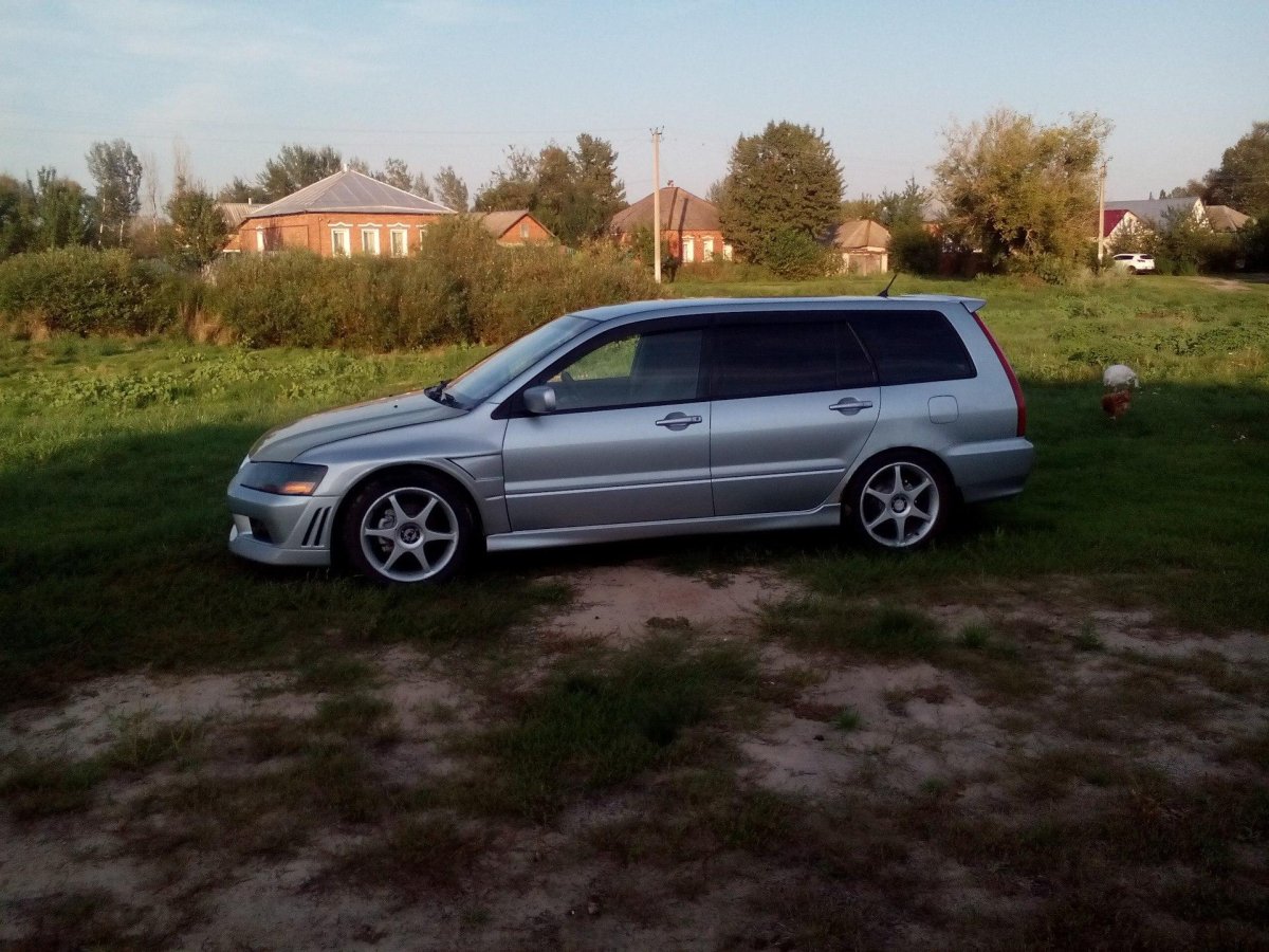 Лансер 9 универсал