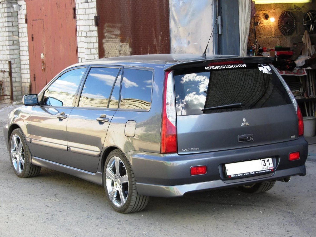 Mitsubishi 9 универсал