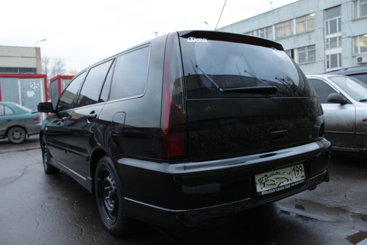 Митсубиси Лансер 9 универсал черный