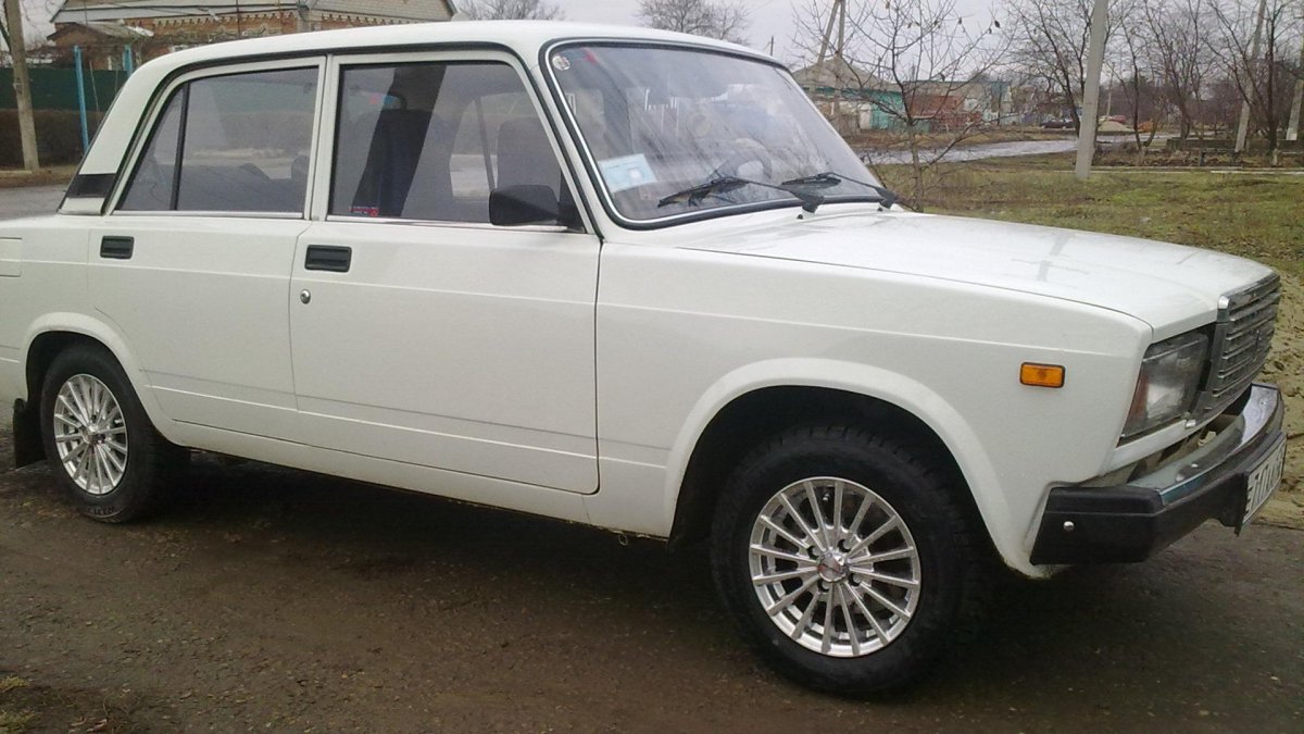 ВАЗ 2107 r13