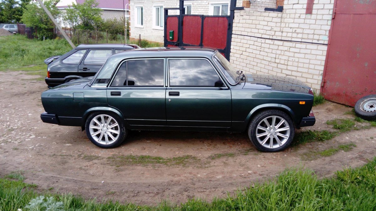 ВАЗ 2107 на камриках 15