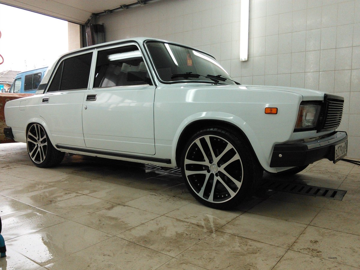 ВАЗ 2107 r17