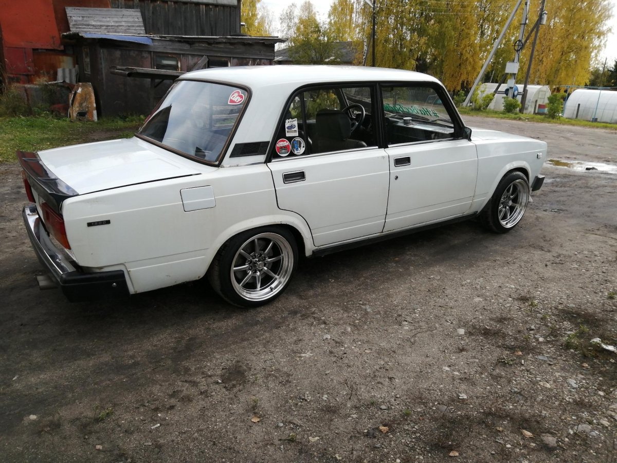 ВАЗ 2105 r15