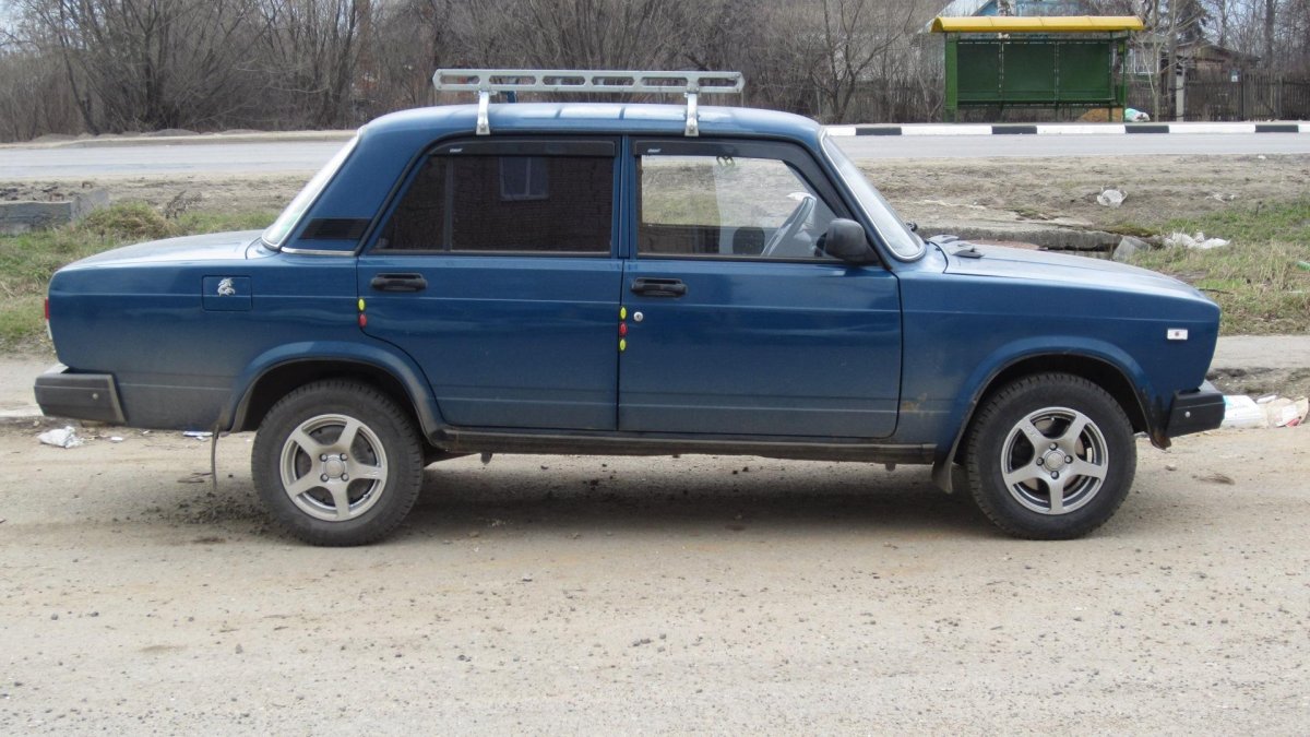 ВАЗ 2107 r13
