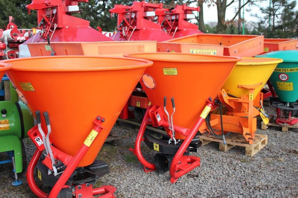 Разбрасыватель удобрений DEXWAL l500t