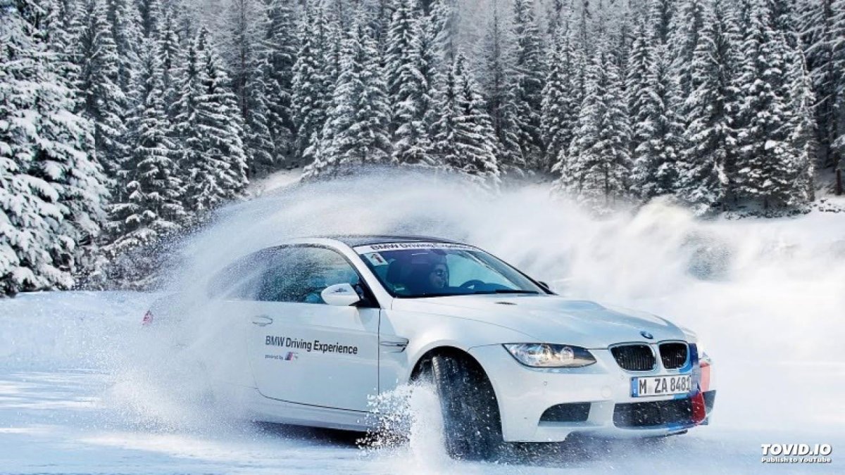 Машина зимой