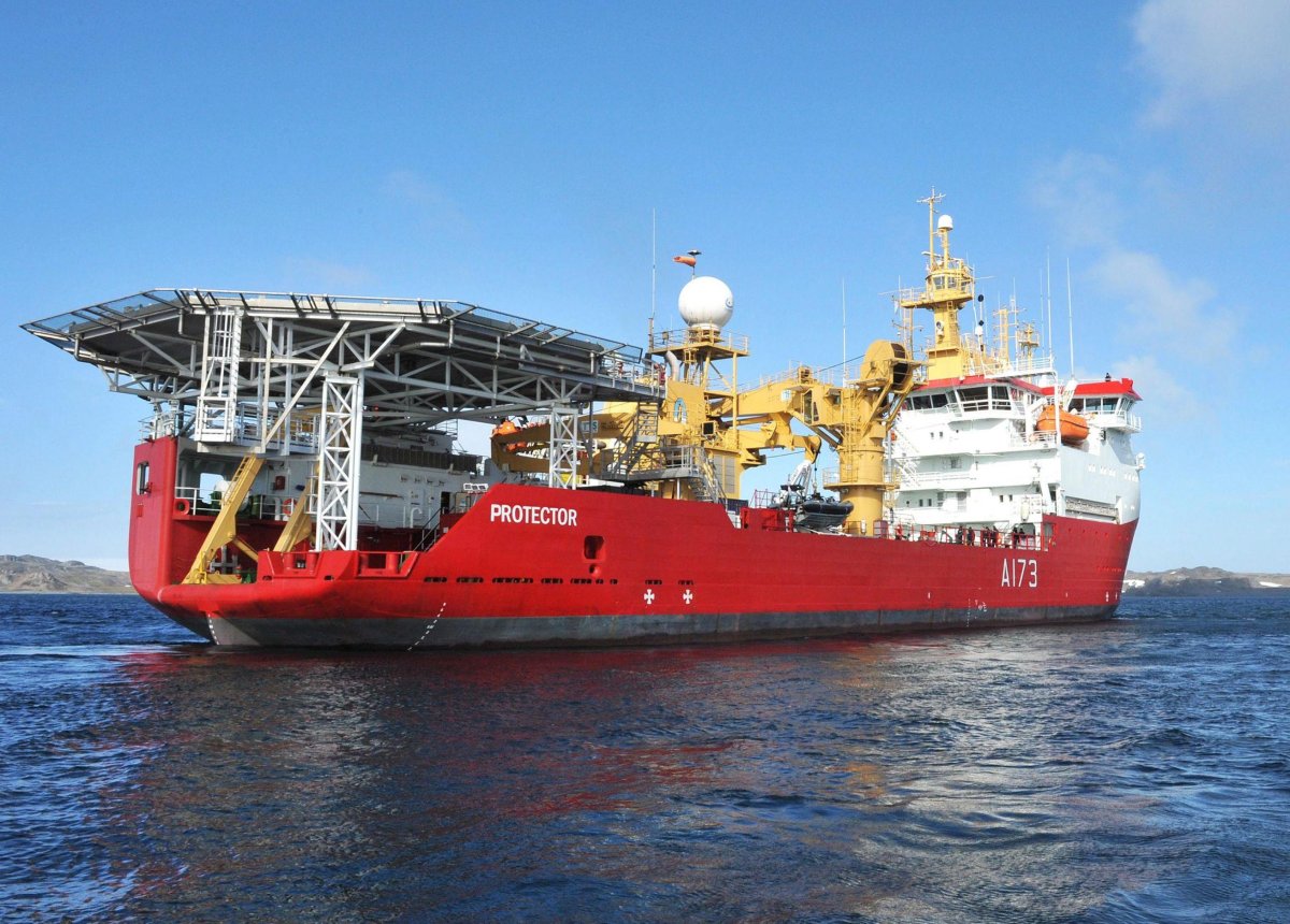 HMS Protector a173