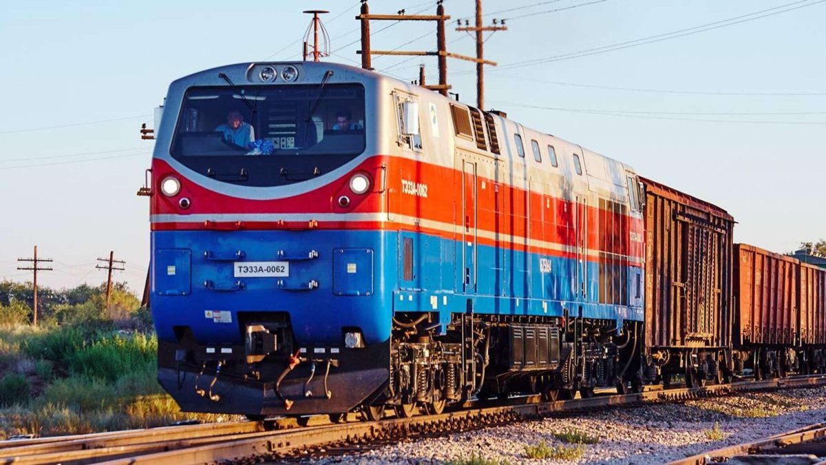 Тэ33а тепловоз