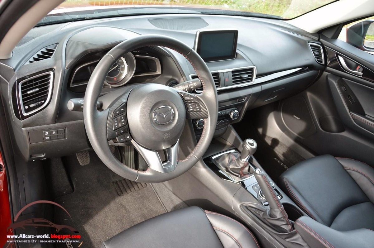 Мазда 3 2014 салон