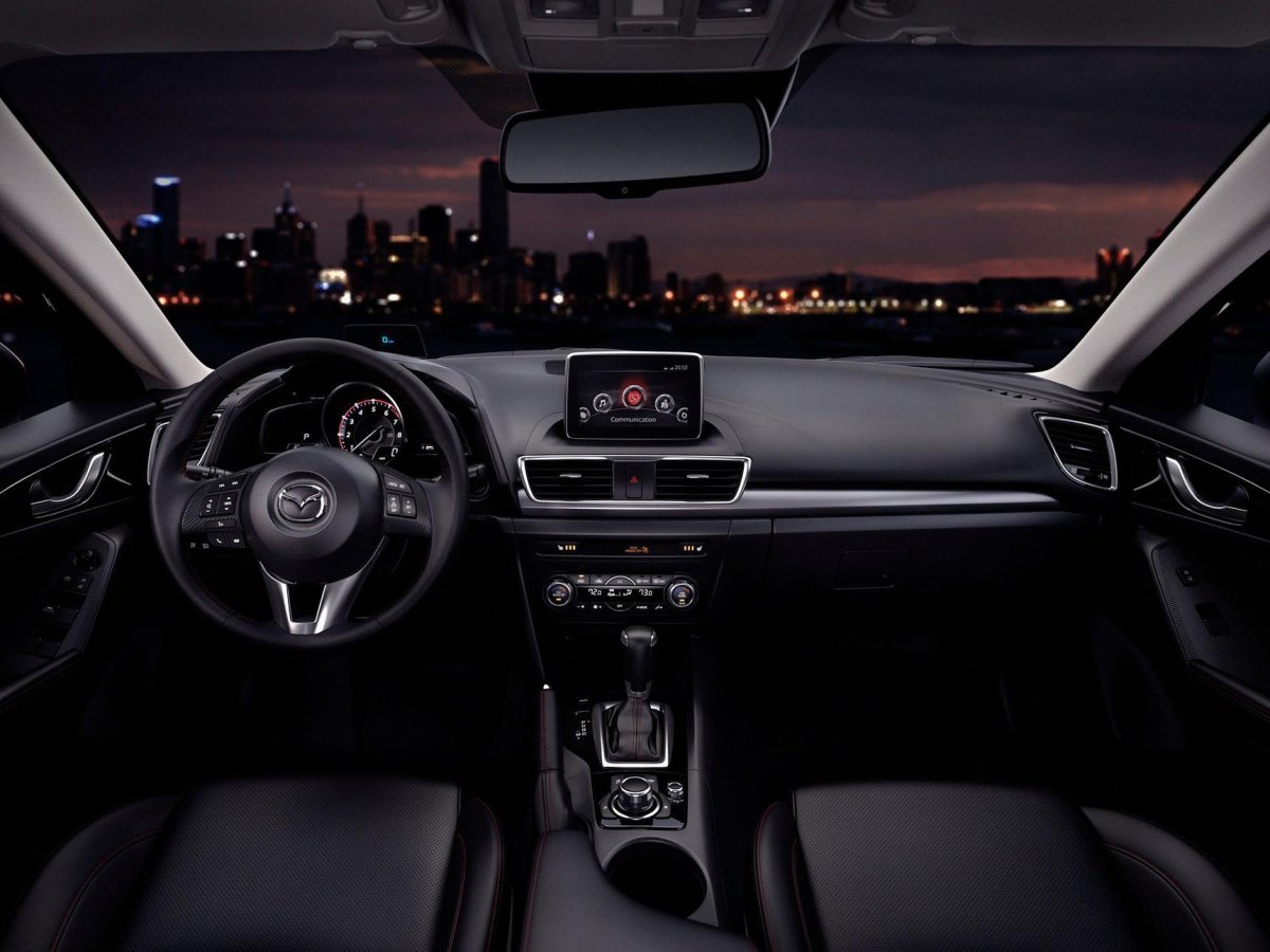 Мазда 3 седан салон