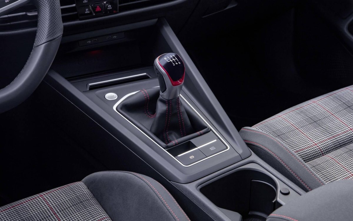 Гольф 8 салон КПП