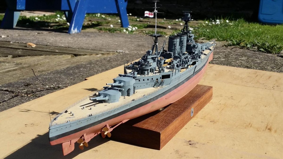 Модель HMS Hood звезда 1/1200