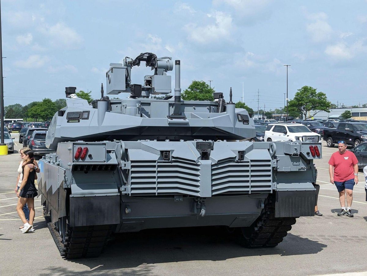 Abrams x Ausa-2022