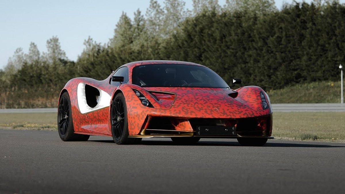 Лотус Evija 2021