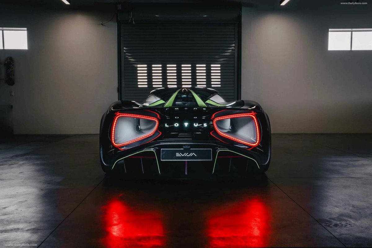 Lotus Evija салон